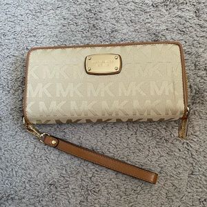 Michael Kors wallet
